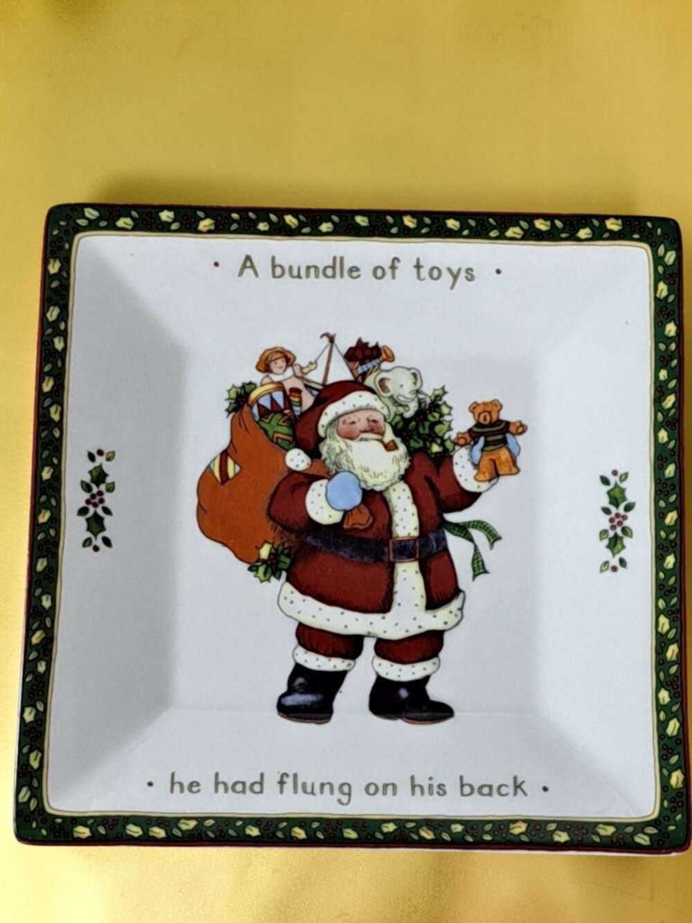 Portmeirion Christmas Story Square Plate Santa Bundle Of Toys Flung 7”x7”
